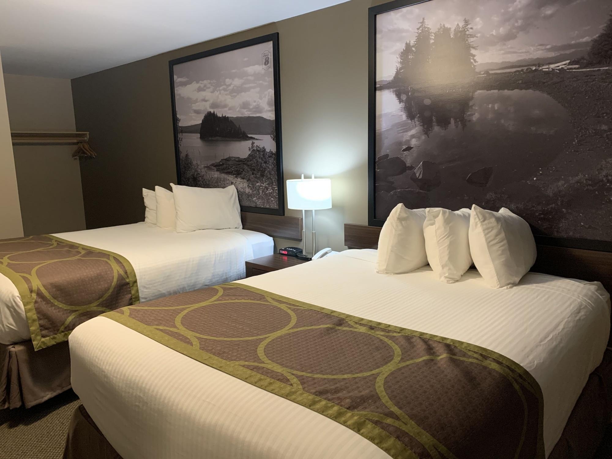 Super 8 By Wyndham Courtenay Ngoại thất bức ảnh