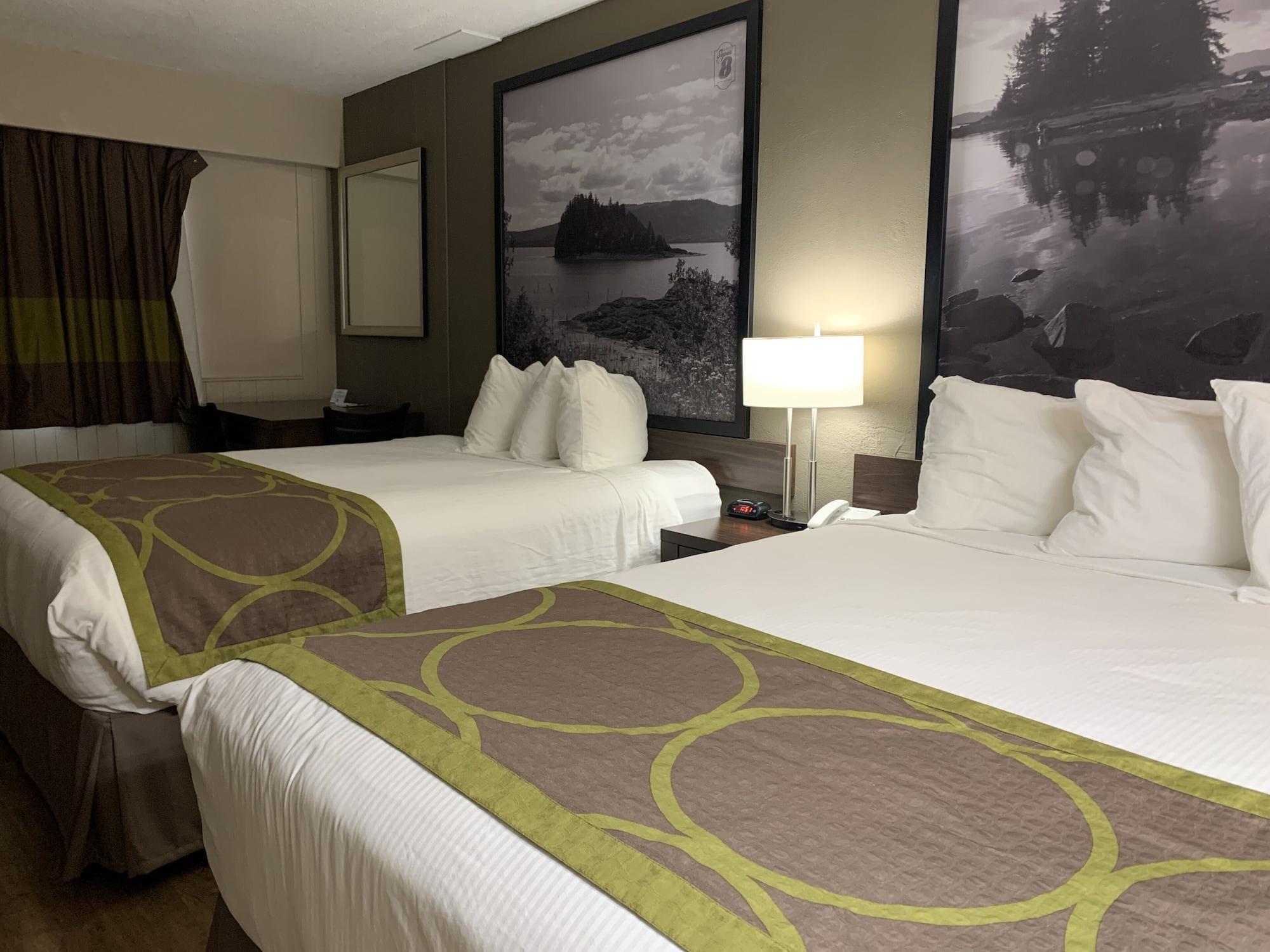 Super 8 By Wyndham Courtenay Ngoại thất bức ảnh
