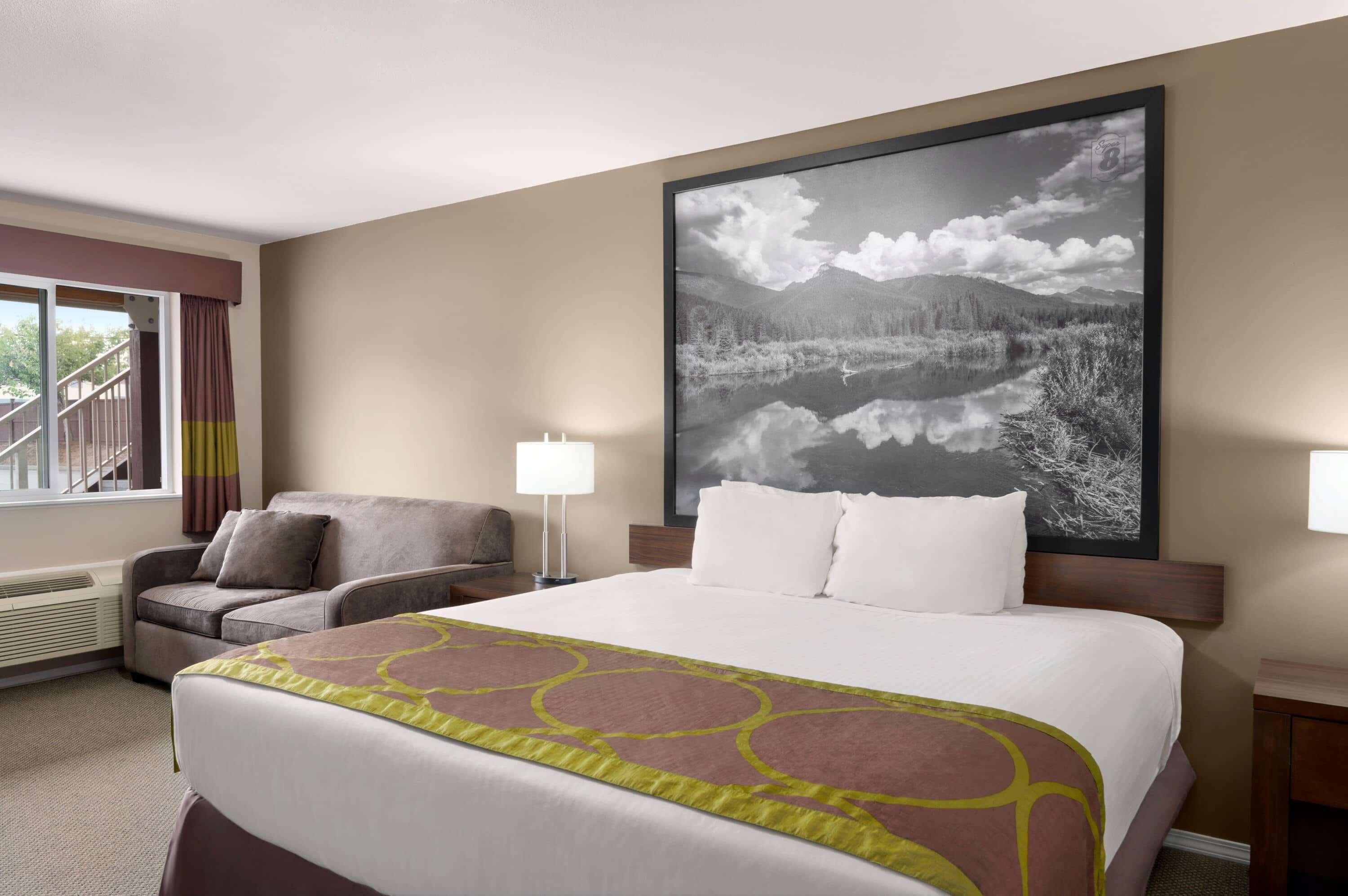 Super 8 By Wyndham Courtenay Ngoại thất bức ảnh