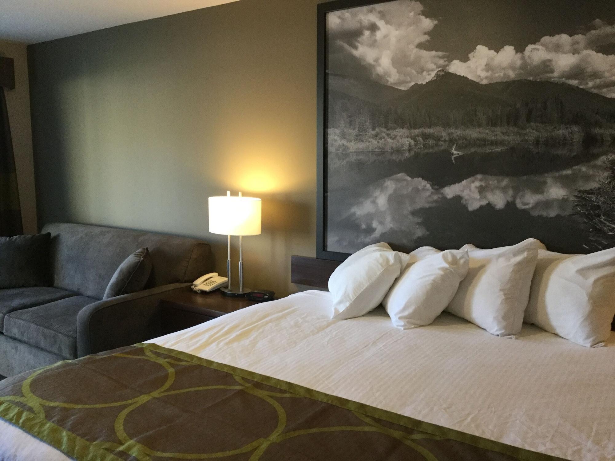 Super 8 By Wyndham Courtenay Ngoại thất bức ảnh