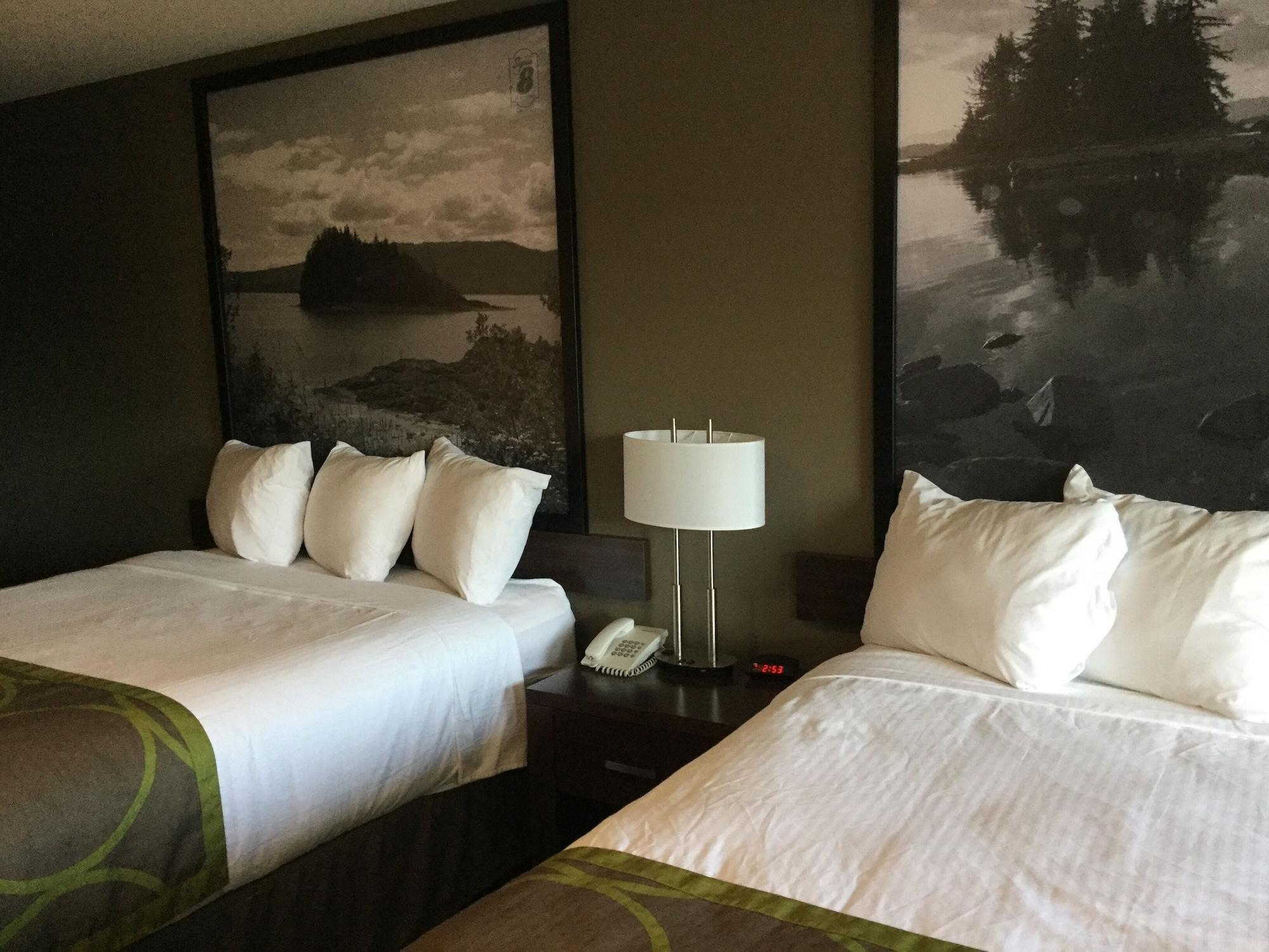 Super 8 By Wyndham Courtenay Ngoại thất bức ảnh