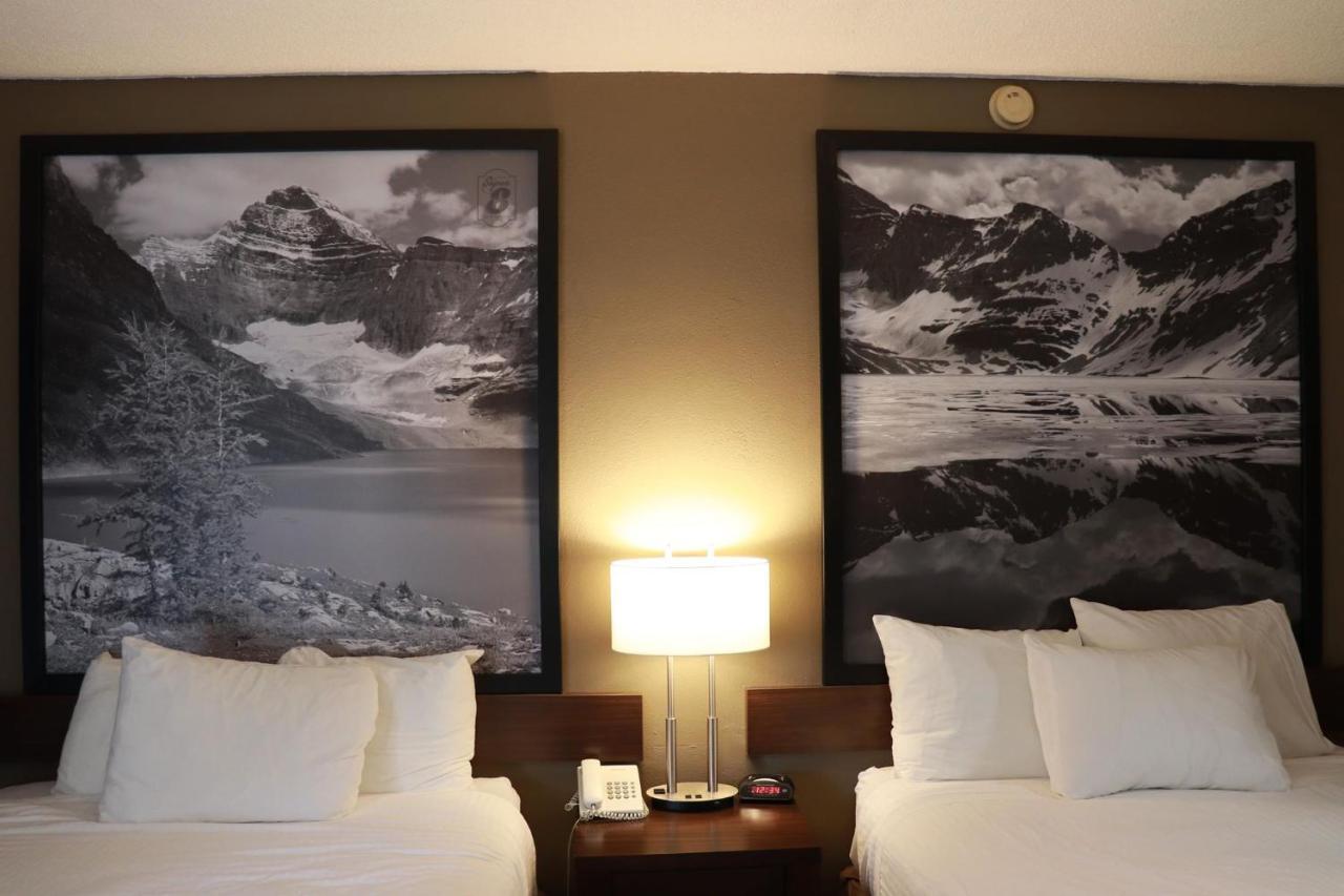Super 8 By Wyndham Courtenay Ngoại thất bức ảnh